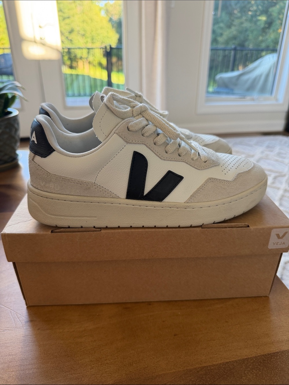 Veja Women’s White & Black V-Logo Low-Top Sneakers